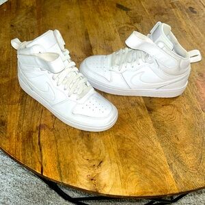 Nike Court Borough Mid 2